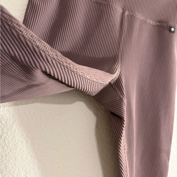 Athleta Mauve Ribbed Leggings - Picture 4 of 7